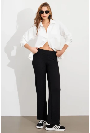 Kadın Siyah Gofre Pantolon ZH326