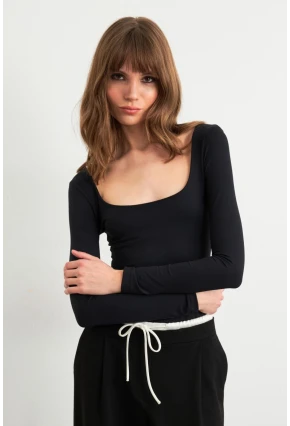 Kadın Siyah Kayık Yaka Basic Body CY352