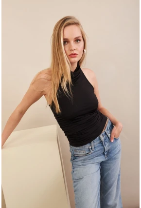 Kadın Siyah Sırtı Açık Drapeli Bluz FRY2314