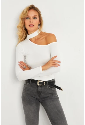 Kadın Beyaz Asimetrik Yaka Bluz CG376