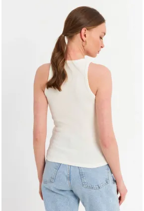 Kadın Beyaz Düğme Detaylı Kolsuz Kaşkorse Bluz TF55