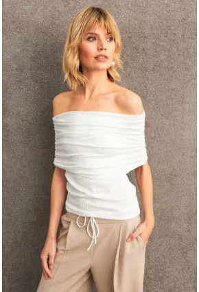 Kadın Beyaz Kolsuz Madonna Yaka Bluz TF51