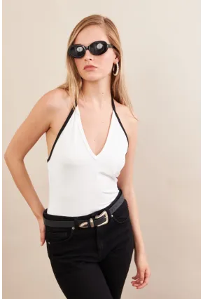 Kadın Beyaz Kontrast Biyeli V Yaka Bluz EY3103