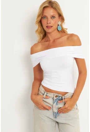Kadın Beyaz Madonna Yaka Bluz CY340