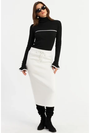 Kadın Beyaz Yırtmaçlı Sweat Etek TF24