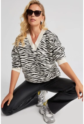 Kadın Beyaz Zebra Desenli Triko Kazak YZ521