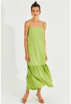 Kadın Fıstık Yeşil Eteği Volanlı Askılı Midi Elbise MEN2001