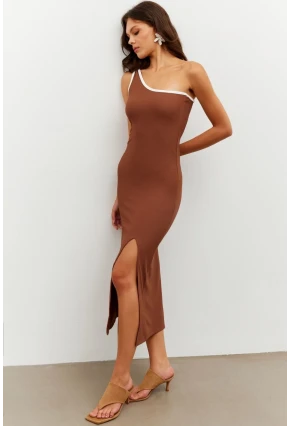 Kadın Kahverengi Biyeli Tek Omuz Yırtmaçlı Midi Elbise RMZ21041