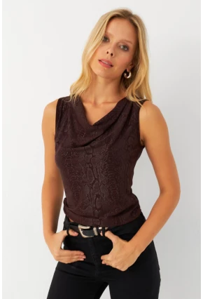 Kadın Kahverengi Degaje Yaka Kolsuz Bluz LPP1297