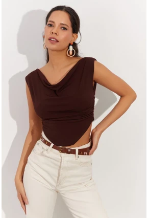 Kadın Kahverengi Degaje Yaka Yanları Büzgülü Crop Bluz B2494