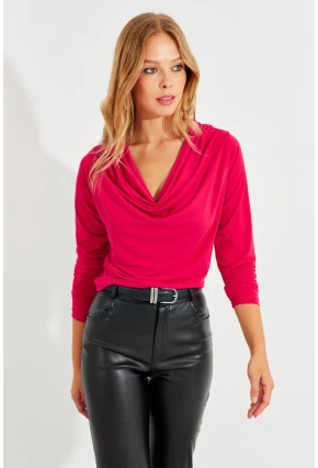 Kadın Kırmızı Degaje Yaka Bluz LPP1234