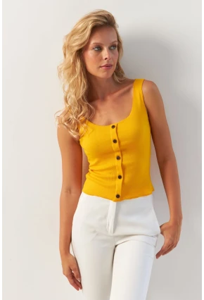 Kadın Sarı Düğme Aksesuarlı Bluz MK14