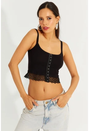 Kadın Siyah Agraflı Dantel Detaylı Crop Bluz RSS20