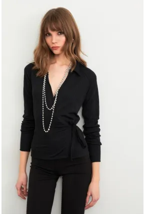 Kadın Siyah Bağlama Detaylı Bluz TF48