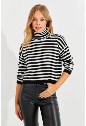 Kadın Siyah-Beyaz Çizgili Balıkçı Kısa Bluz YV201
