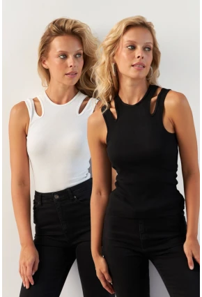 Kadın Siyah-Beyaz İkili Omuz Pencereli Bluz MK24