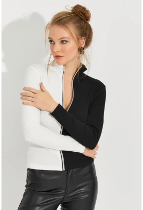 Kadın Siyah-Beyaz Renk Bloklu Kaşkorse Bluz EY2586