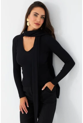 Kadın Siyah Boyun Bağlamalı Kaşkorse Bluz EY2986