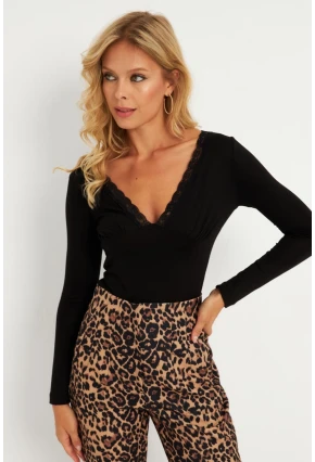 Kadın Siyah Dantel Detaylı Bluz EY2870