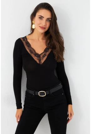 Kadın Siyah Dantel Detaylı Bluz EY2951
