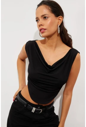 Kadın Siyah Degaje Yaka Yanları Büzgülü Crop Bluz B2494