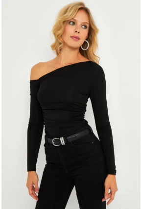 Kadın Siyah Drapeli Bluz B5004