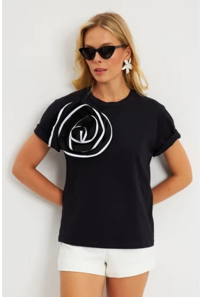 Kadın Siyah Gül Aksesuarlı T-Shirt SF12740