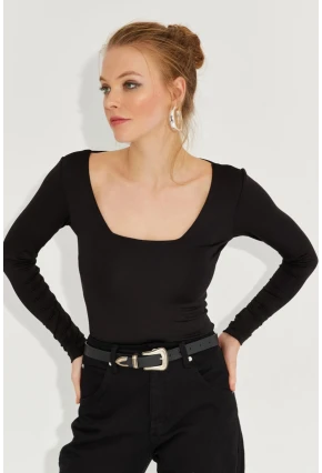 Kadın Siyah Kare Yaka Bluz EY2608