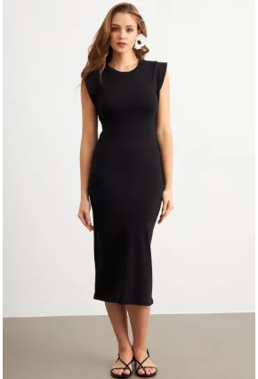 Kadın Siyah Kolsuz Basic Midi Elbise FLU7109
