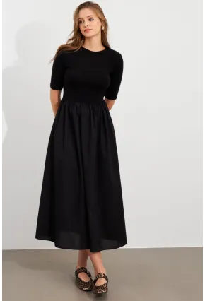 Kadın Siyah Kontrast Kumaşlı Midi Elbise MDMR457