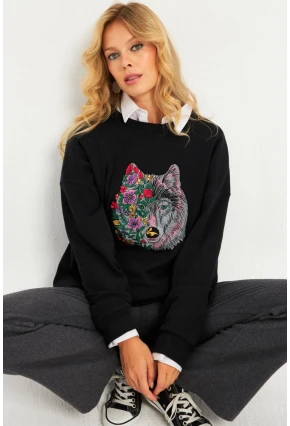 Kadın Siyah Nakışlı Sweatshirt YLE20