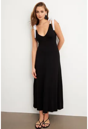 Kadın Siyah Omuz Fiyonklu V Yaka Midi Elbise EY3091