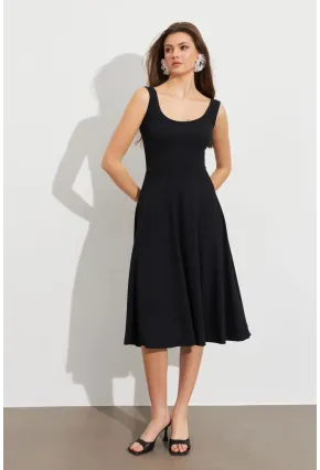 Kadın Siyah Ön Arka U Çan Etekli Midi Elbise DMR470