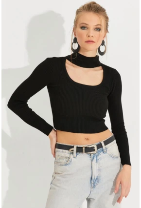 Kadın Siyah Pencereli Triko Crop Bluz EA230012