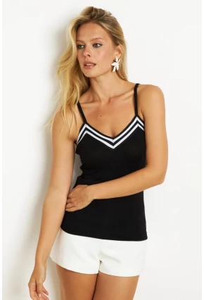 Kadın Siyah Şerit Bantlı Bluz EY2822