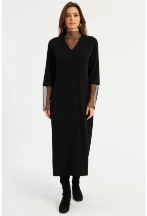 Kadın Siyah Tül Detaylı V Yaka Midi Elbise MBK55