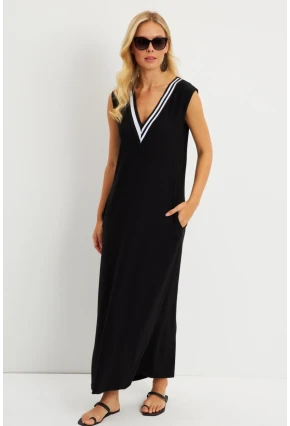 Kadın Siyah V Yaka Bloklu Maxi Elbise EY2779