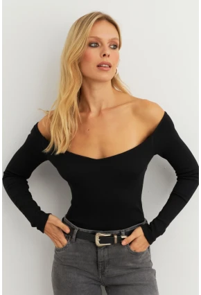 Kadın Siyah Yakası Açık Kaşkorse Bluz AYD400