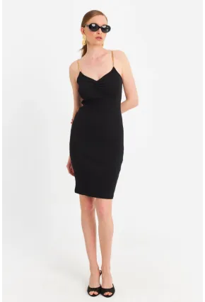 Kadın Siyah Zincir Askılı Kaşkorse Midi Elbise UR204