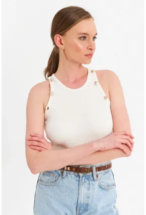 Kadın Beyaz Düğme Detaylı Kolsuz Kaşkorse Bluz TF55