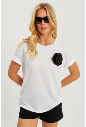 Kadın Beyaz Gül Aksesuarlı T-Shirt SF12721