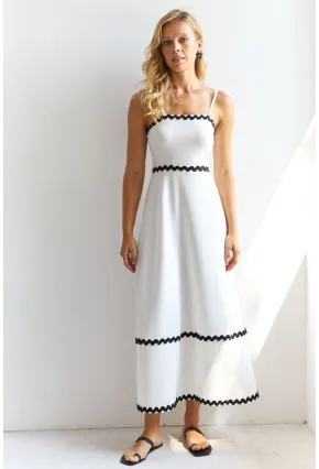 Kadın Beyaz Nakış Detaylı Midi Elbise HOL2128