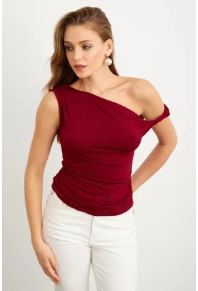 Kadın Bordo Asimetrik Kol Bluz VA100