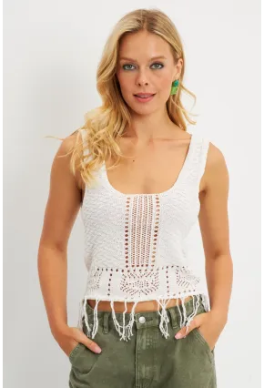 Kadın Ekru Ajurlu Püsküllü Triko Bluz YV228