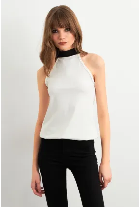 Kadın Ekru Fiyonklu Pencereli Kolsuz Bluz EY3042