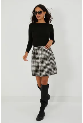 Kadın Ekru-Siyah Kazayağı Desenli Mini Kaşe Etek KN53