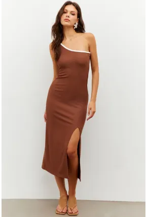 Kadın Kahverengi Biyeli Tek Omuz Yırtmaçlı Midi Elbise RMZ21041