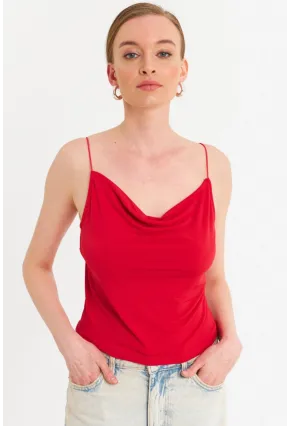 Kadın Kırmızı Degaje Yaka Basic Askılı Bluz YDF101