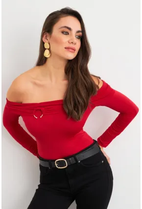 Kadın Kırmızı Halka Aksesuarlı Madonna Yaka Crop Bluz RLO3043
