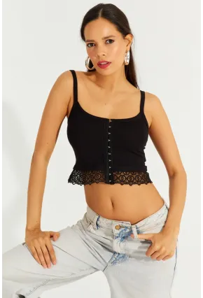 Kadın Siyah Agraflı Dantel Detaylı Crop Bluz RSS20